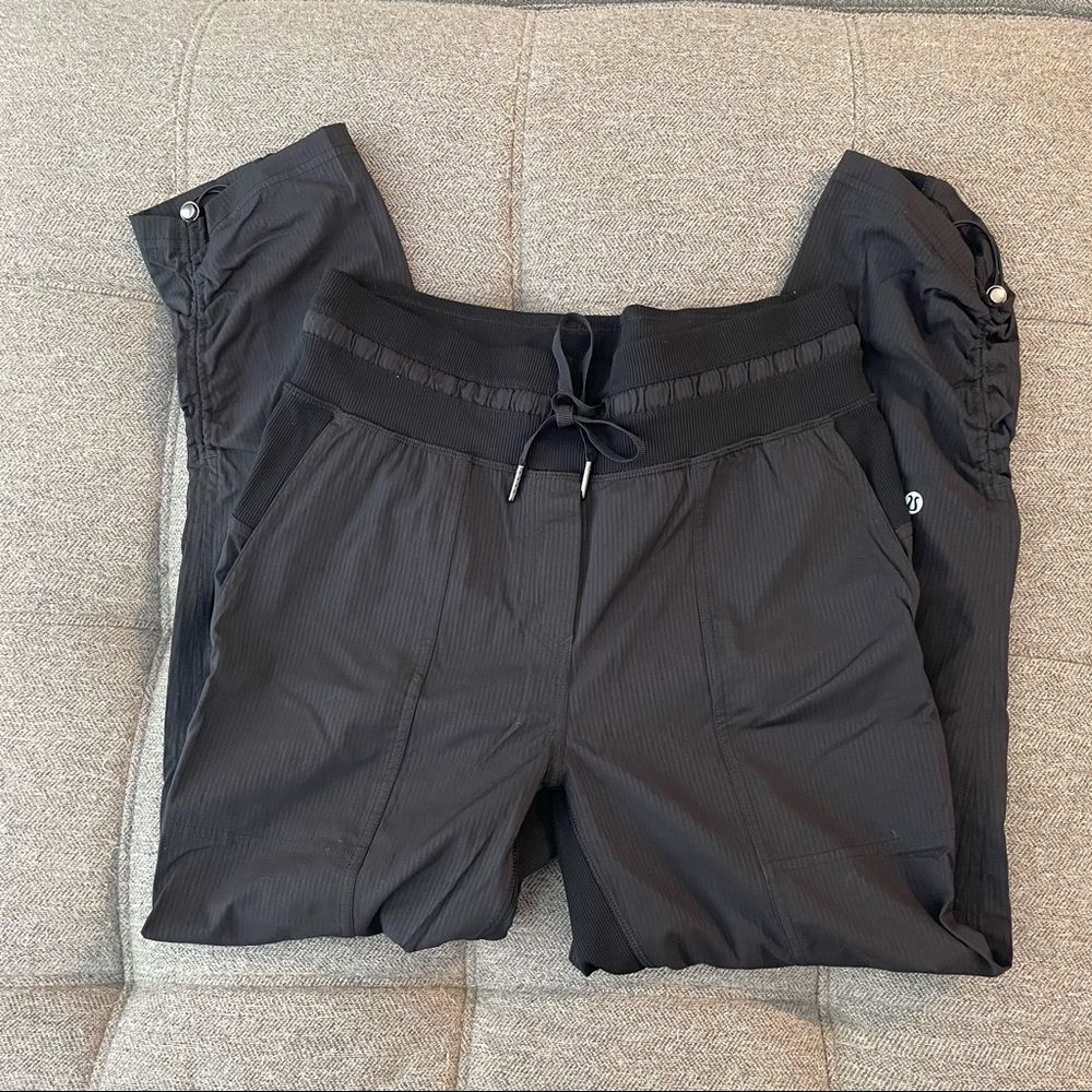 Lululemon Dance studio Crops